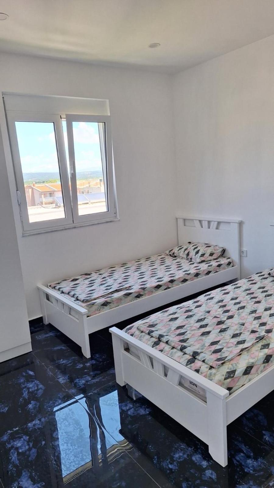 Montebello Inn Apartments Улцинь Экстерьер фото